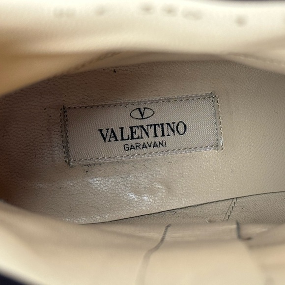 Valentino Garavani Leather Floral Print Combat Boots - A Perfect Fusion of Style - Picture 7 of 8